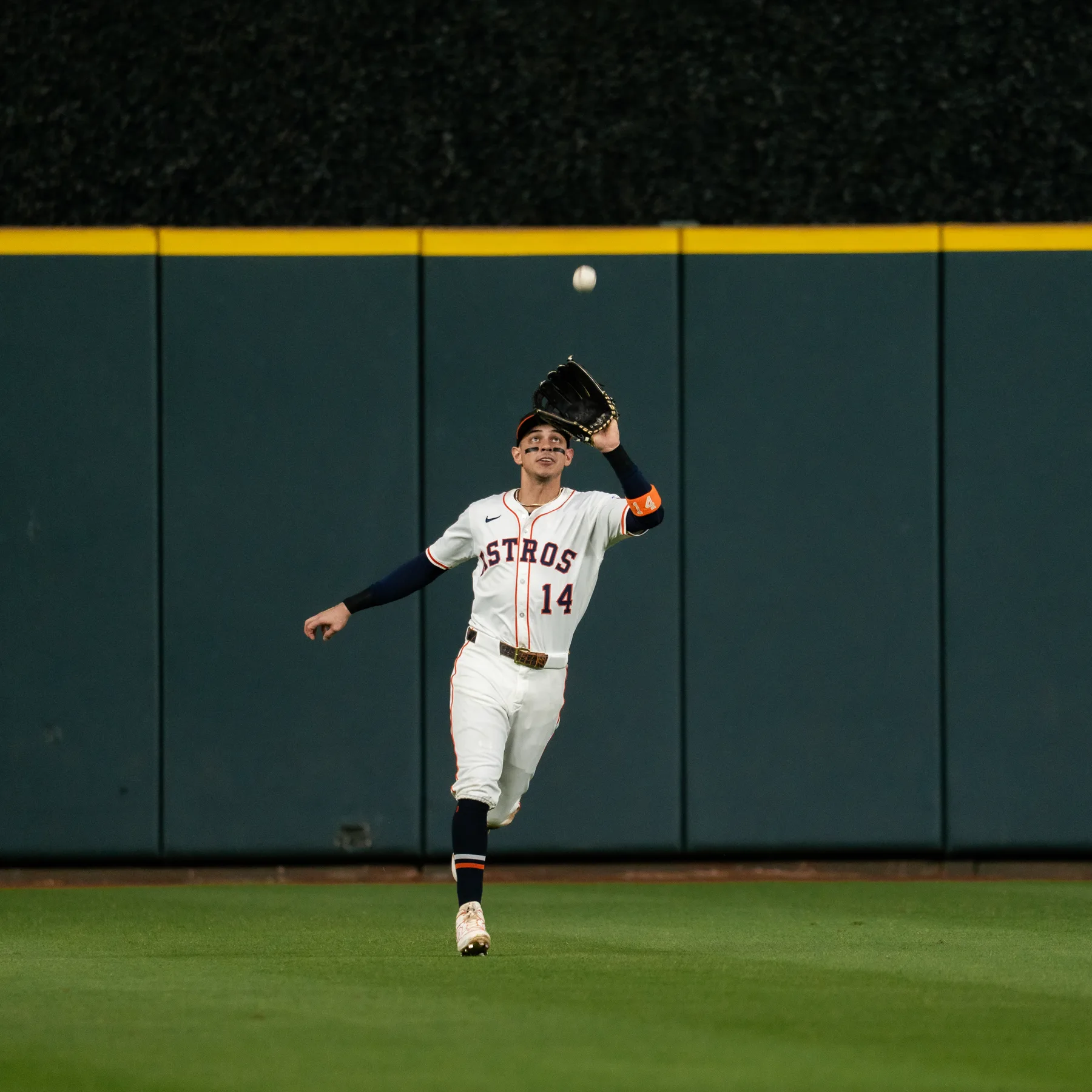 MLB baseball coverage — Mauricio Dubón in game action.