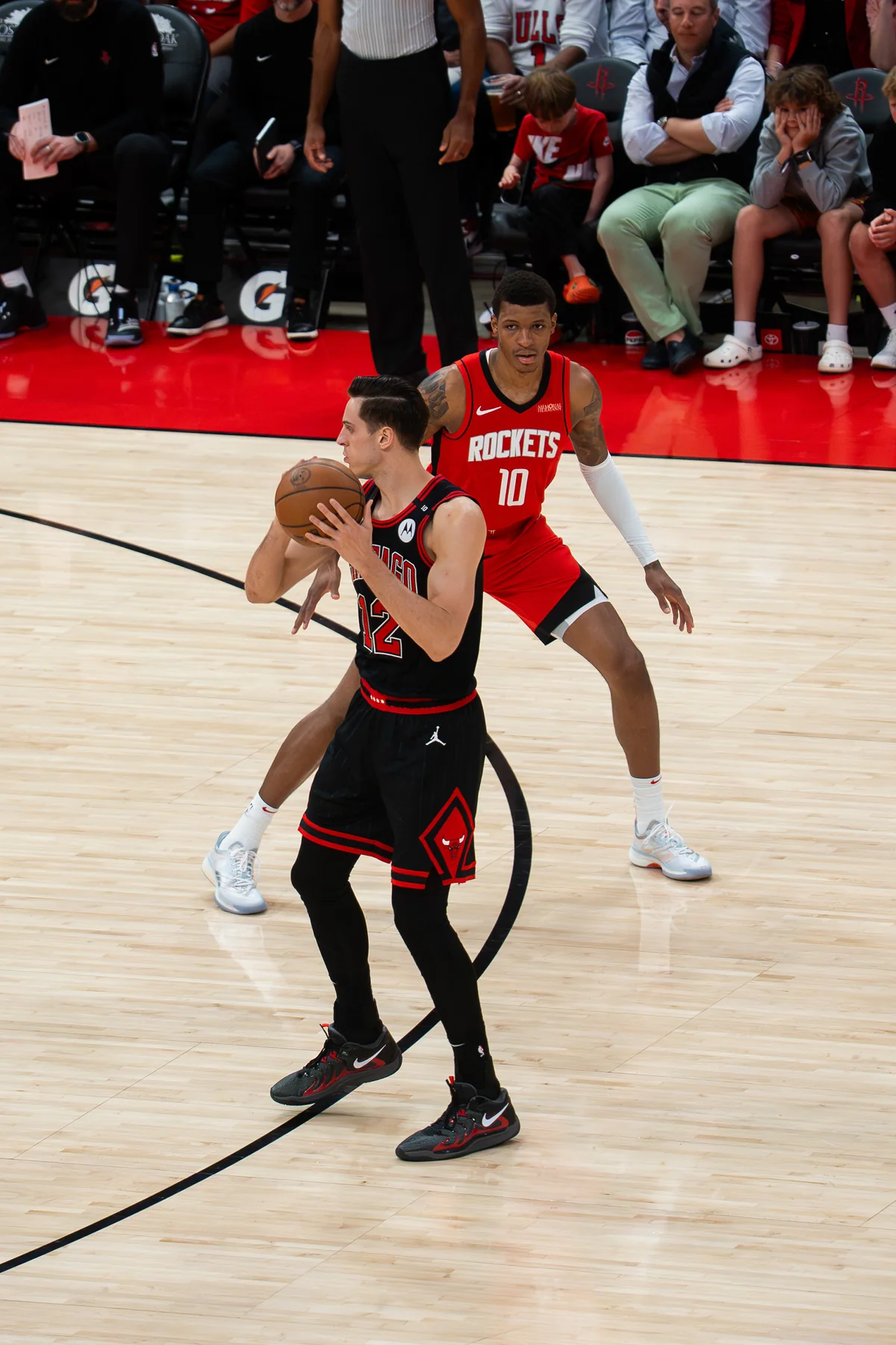 Chicago Bulls and Houston Rockets game action